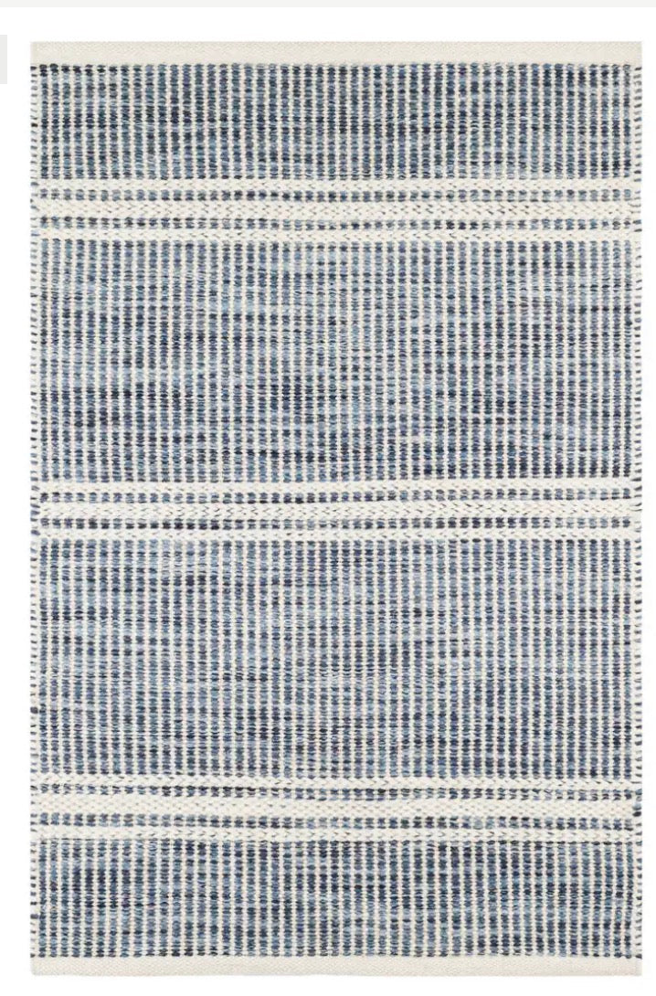 Blue and ivory 5x8’ rug rental