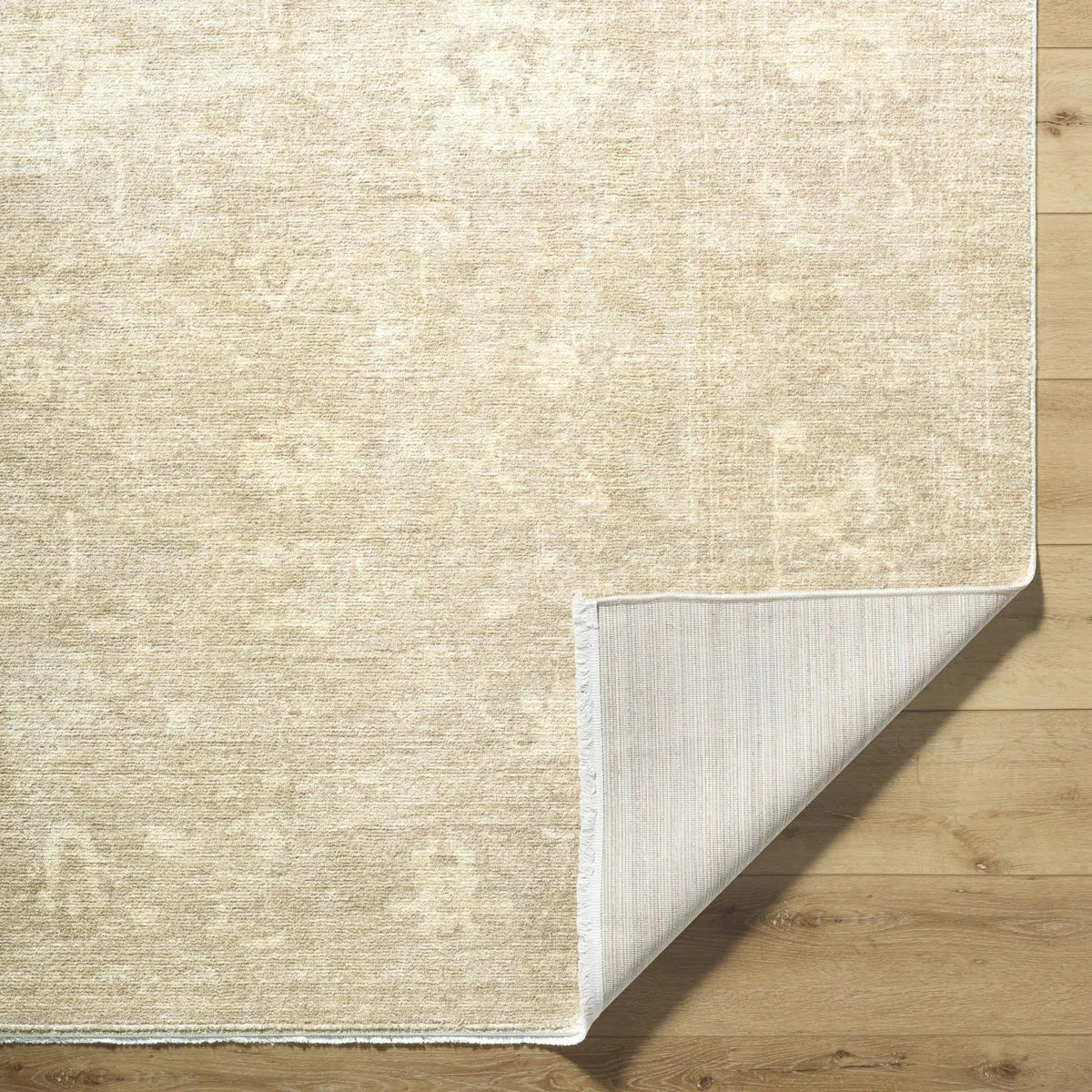 Warm 5’ x 7’6” rug rental